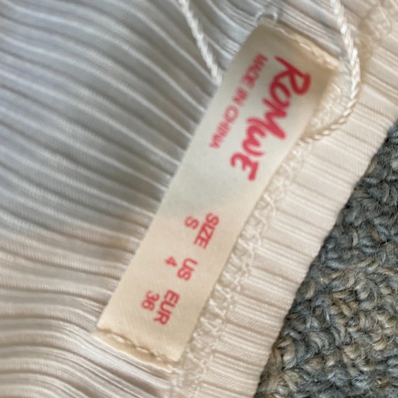 Romwe White Button Up Notch Crop Top - Picture 3 of 6